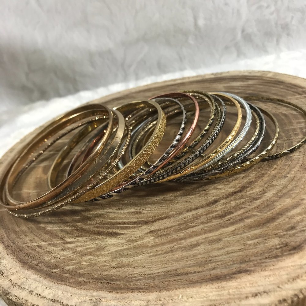 Lot of Bangle Bracelets different metal colors Mix - Picture 5 of 5